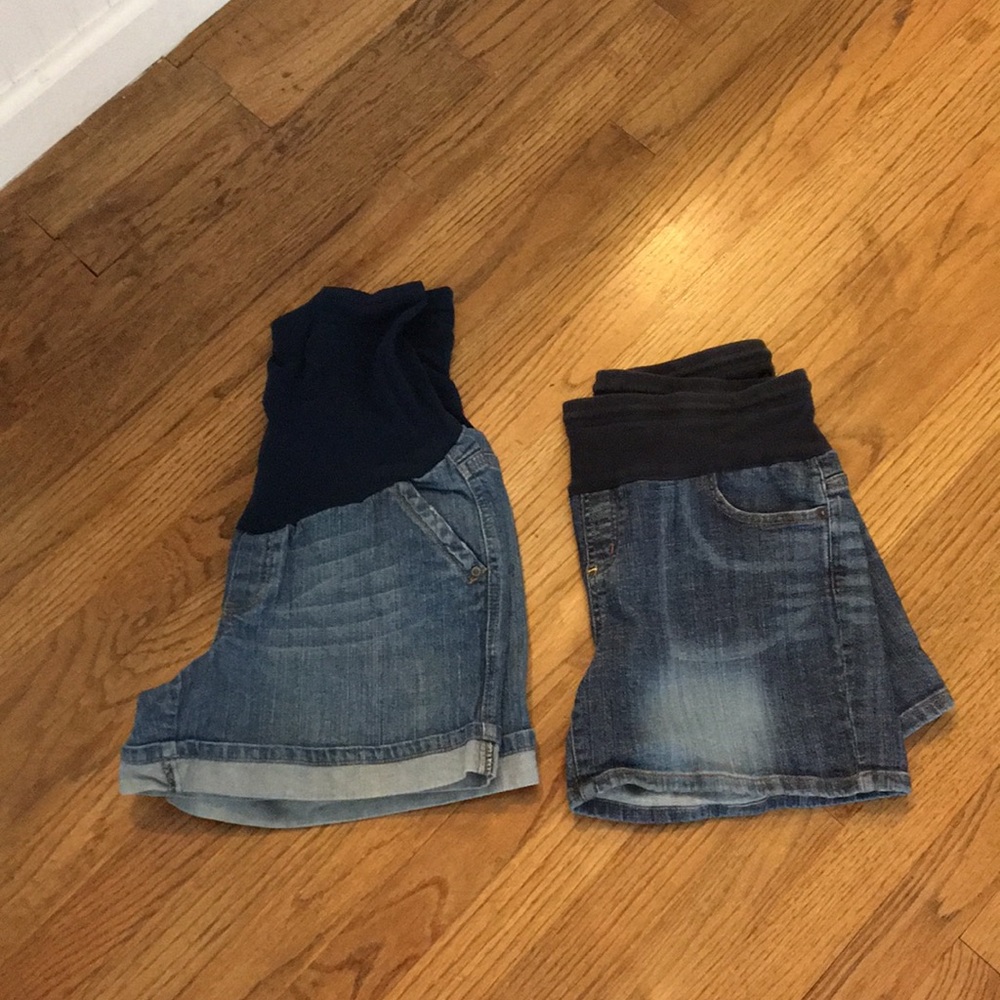 Maternity shorts bundle.